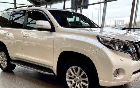 Toyota Land Cruiser Prado 150 рестайлинг 2, 2016 год, 4 500 000 рублей, 10 фотография