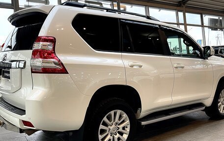 Toyota Land Cruiser Prado 150 рестайлинг 2, 2016 год, 4 500 000 рублей, 8 фотография