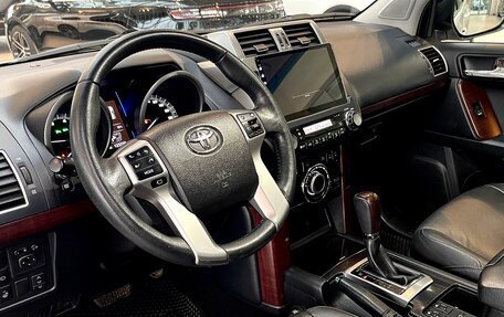 Toyota Land Cruiser Prado 150 рестайлинг 2, 2016 год, 4 500 000 рублей, 16 фотография