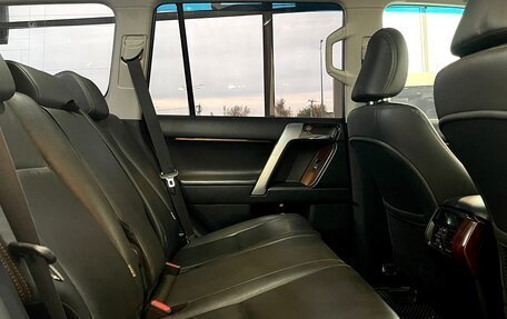 Toyota Land Cruiser Prado 150 рестайлинг 2, 2016 год, 4 500 000 рублей, 25 фотография