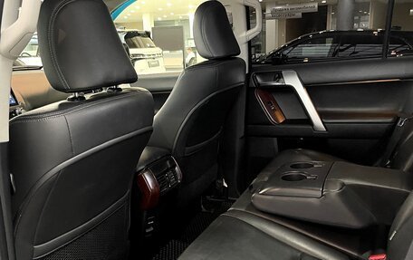 Toyota Land Cruiser Prado 150 рестайлинг 2, 2016 год, 4 500 000 рублей, 27 фотография