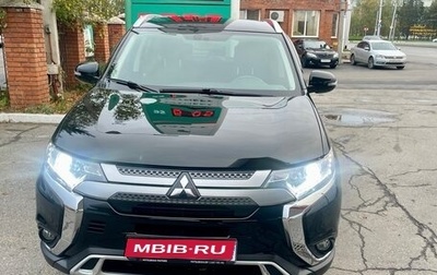 Mitsubishi Outlander III рестайлинг 3, 2021 год, 2 490 000 рублей, 1 фотография
