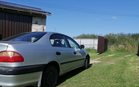 Toyota Avensis III рестайлинг, 2001 год, 330 000 рублей, 3 фотография