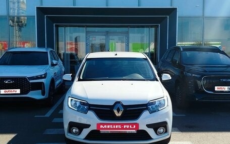 Renault Logan II, 2018 год, 845 000 рублей, 2 фотография