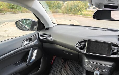 Peugeot 308 II, 2017 год, 990 000 рублей, 14 фотография