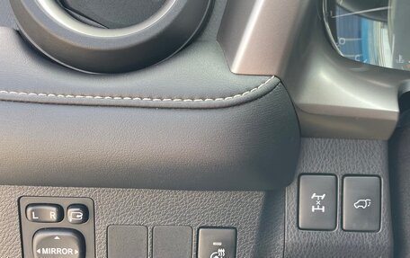 Toyota RAV4, 2016 год, 3 000 000 рублей, 8 фотография