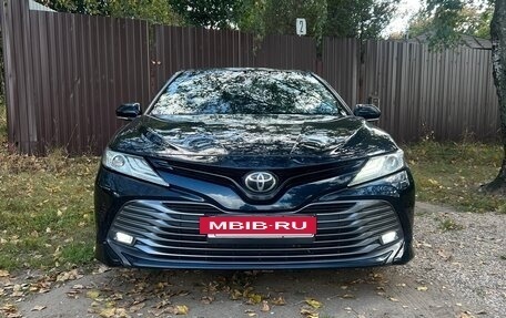 Toyota Camry, 2018 год, 2 500 000 рублей, 4 фотография