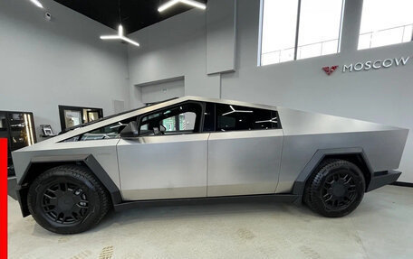 Tesla Cybertruck, 2025 год, 18 200 000 рублей, 2 фотография