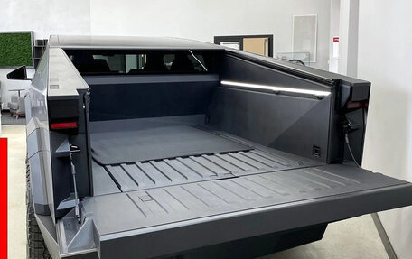 Tesla Cybertruck, 2025 год, 18 200 000 рублей, 4 фотография