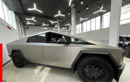 Tesla Cybertruck, 2025 год, 18 200 000 рублей, 5 фотография