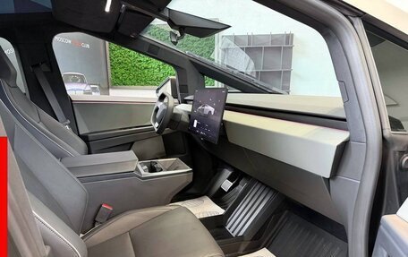 Tesla Cybertruck, 2025 год, 18 200 000 рублей, 12 фотография