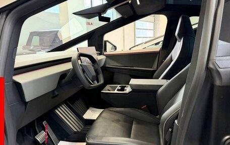 Tesla Cybertruck, 2025 год, 18 200 000 рублей, 9 фотография
