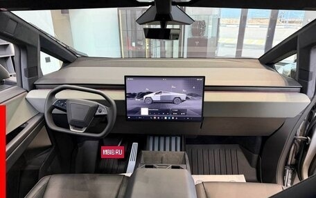 Tesla Cybertruck, 2025 год, 18 200 000 рублей, 11 фотография