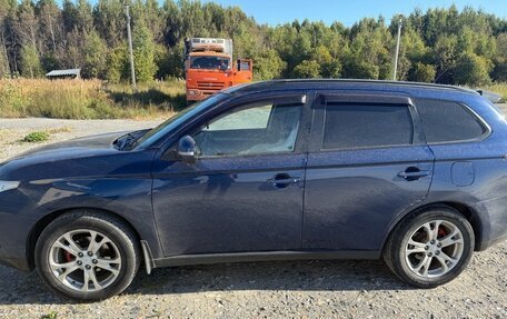 Mitsubishi Outlander III рестайлинг 3, 2013 год, 1 450 000 рублей, 7 фотография
