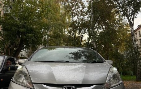 Honda Fit Shuttle I рестайлинг, 2013 год, 890 000 рублей, 2 фотография
