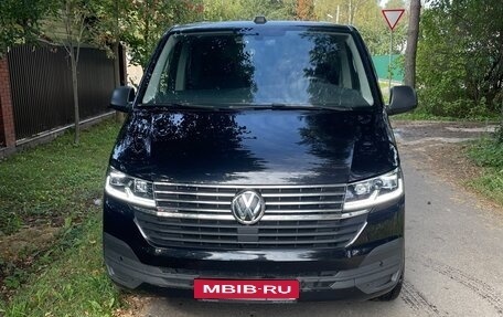 Volkswagen Caravelle T6 рестайлинг, 2021 год, 4 900 000 рублей, 1 фотография