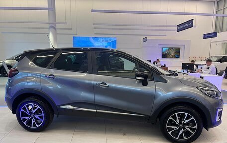 Renault Kaptur I рестайлинг, 2017 год, 1 402 000 рублей, 4 фотография