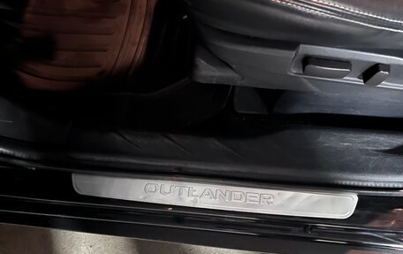 Mitsubishi Outlander III рестайлинг 3, 2008 год, 1 100 000 рублей, 16 фотография