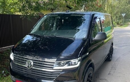 Volkswagen Caravelle T6 рестайлинг, 2021 год, 4 900 000 рублей, 3 фотография