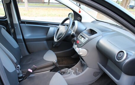 Peugeot 107 I рестайлинг, 2010 год, 399 000 рублей, 17 фотография