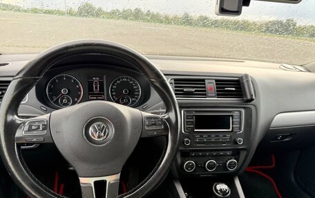 Volkswagen Jetta VI, 2013 год, 900 000 рублей, 12 фотография