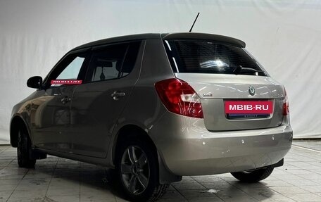 Skoda Fabia II, 2011 год, 390 000 рублей, 3 фотография
