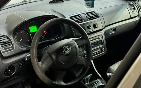 Skoda Fabia II, 2011 год, 390 000 рублей, 6 фотография