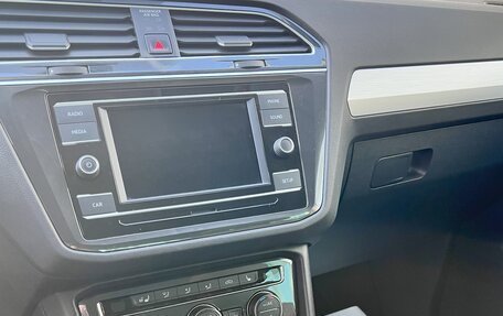 Volkswagen Tiguan II, 2018 год, 1 990 000 рублей, 8 фотография
