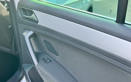 Volkswagen Tiguan II, 2018 год, 1 990 000 рублей, 11 фотография