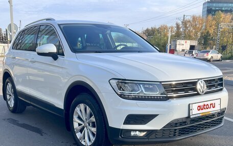 Volkswagen Tiguan II, 2018 год, 1 990 000 рублей, 2 фотография