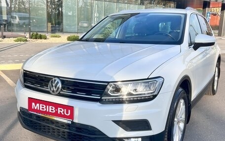 Volkswagen Tiguan II, 2018 год, 1 990 000 рублей, 1 фотография