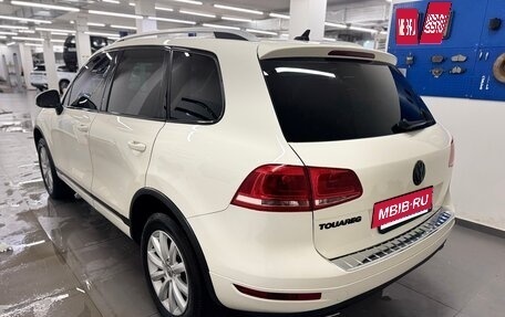 Volkswagen Touareg III, 2011 год, 1 800 000 рублей, 3 фотография