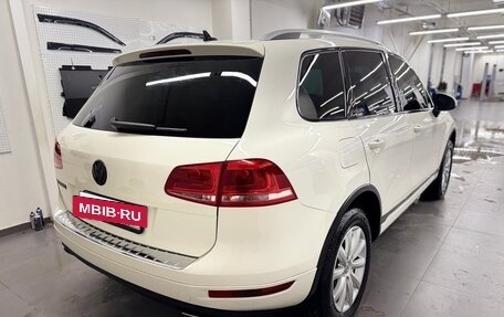 Volkswagen Touareg III, 2011 год, 1 800 000 рублей, 4 фотография