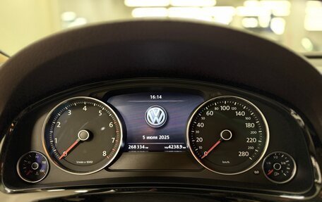 Volkswagen Touareg III, 2011 год, 1 800 000 рублей, 5 фотография