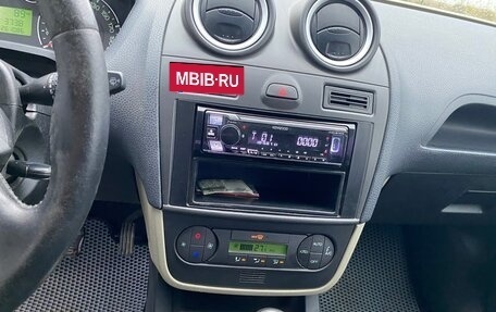 Ford Fiesta, 2006 год, 335 000 рублей, 3 фотография