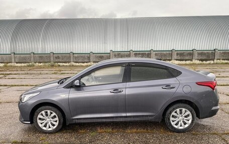 Hyundai Solaris II рестайлинг, 2022 год, 1 817 000 рублей, 8 фотография