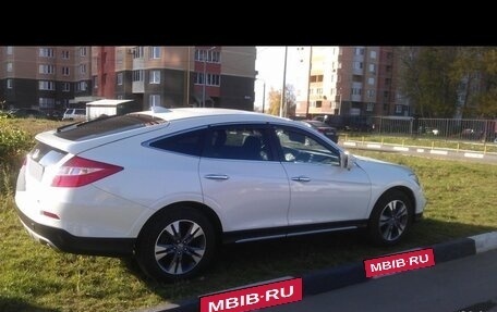 Honda Crosstour I рестайлинг, 2013 год, 1 990 000 рублей, 2 фотография