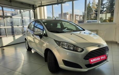 Ford Fiesta, 2015 год, 799 000 рублей, 3 фотография