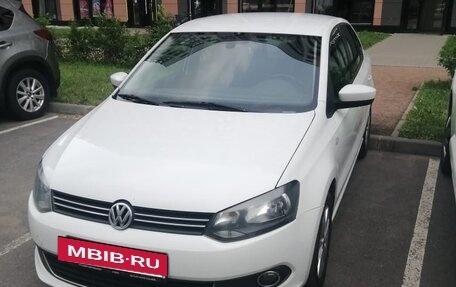 Volkswagen Polo VI (EU Market), 2015 год, 700 000 рублей, 2 фотография