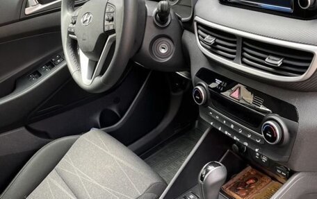 Hyundai Tucson III, 2019 год, 2 250 000 рублей, 2 фотография