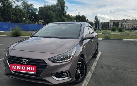 Hyundai Solaris II рестайлинг, 2018 год, 1 350 000 рублей, 39 фотография