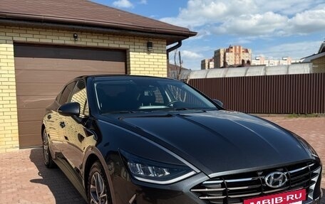 Hyundai Sonata VIII, 2020 год, 2 550 000 рублей, 2 фотография