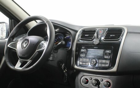 Renault Logan II, 2018 год, 825 000 рублей, 11 фотография