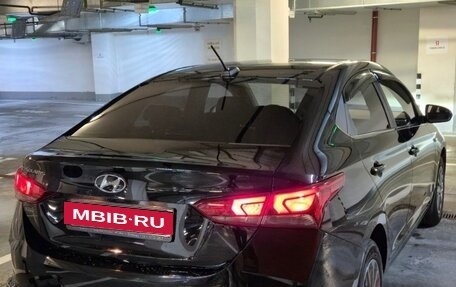 Hyundai Solaris II рестайлинг, 2021 год, 1 900 000 рублей, 4 фотография