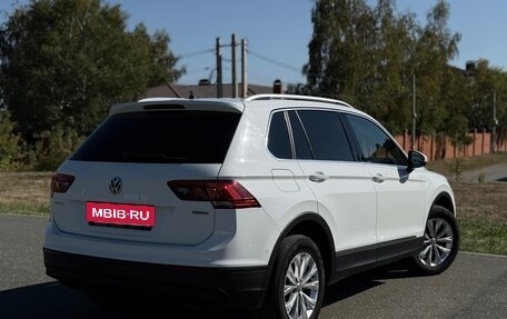Volkswagen Tiguan II, 2018 год, 2 295 000 рублей, 6 фотография