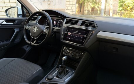 Volkswagen Tiguan II, 2018 год, 2 295 000 рублей, 12 фотография
