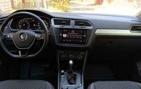 Volkswagen Tiguan II, 2018 год, 2 295 000 рублей, 14 фотография