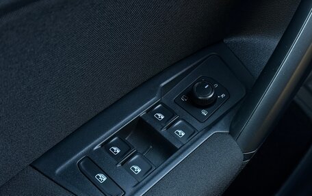 Volkswagen Tiguan II, 2018 год, 2 295 000 рублей, 28 фотография