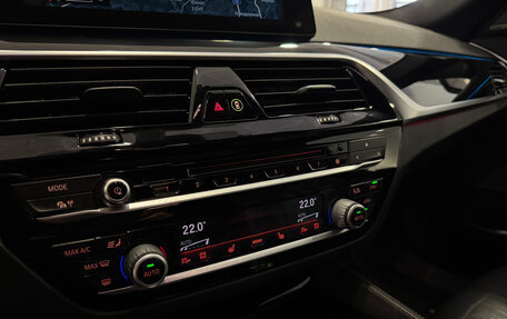 BMW 5 серия, 2018 год, 3 998 000 рублей, 23 фотография