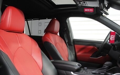 Toyota Highlander, 2023 год, 6 100 000 рублей, 13 фотография